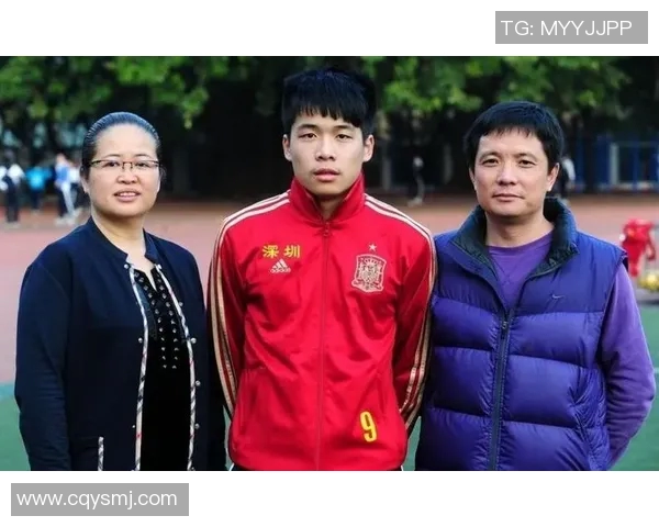 中国学霸足球明星的成长之路与成功背后的故事解析 中国学霸足球明星的成长之路与成功背后的故事解析